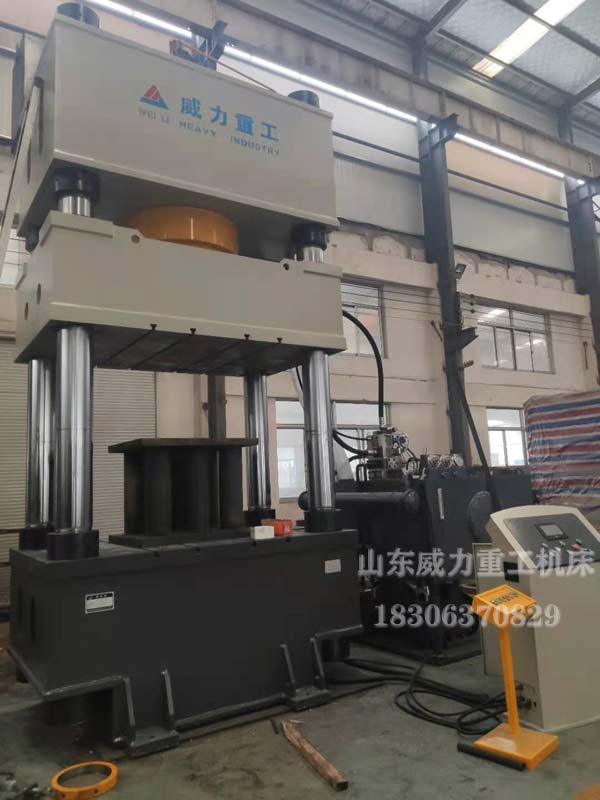 2000噸四柱油壓機(jī)圖片