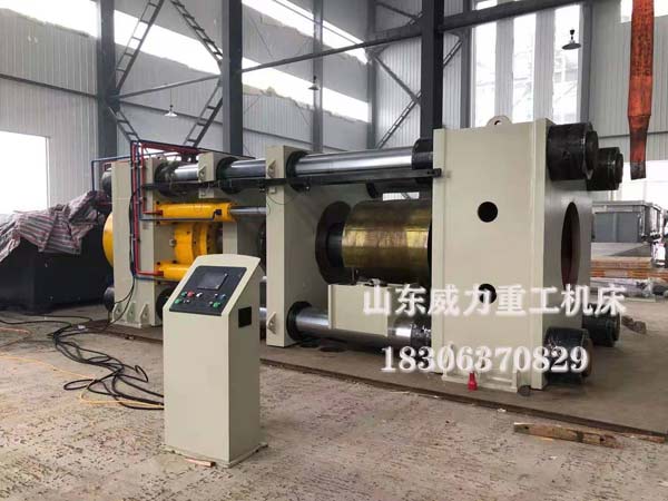 3000噸四柱油壓機客戶現(xiàn)場圖