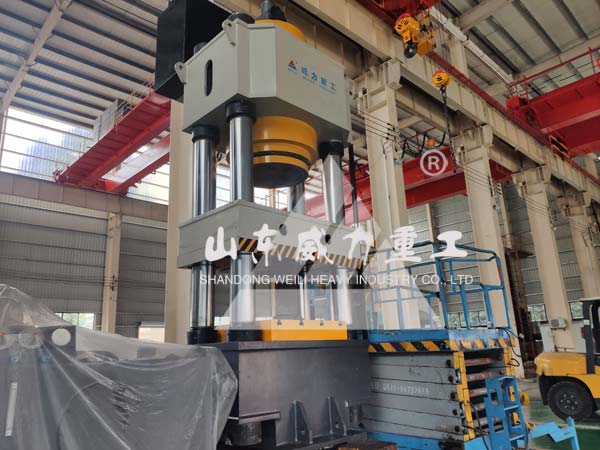 YW32-1250T三梁四柱油壓機(jī)