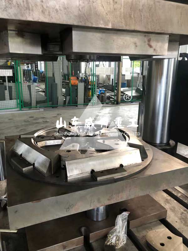 汽車輪轂輪輻沖壓模具