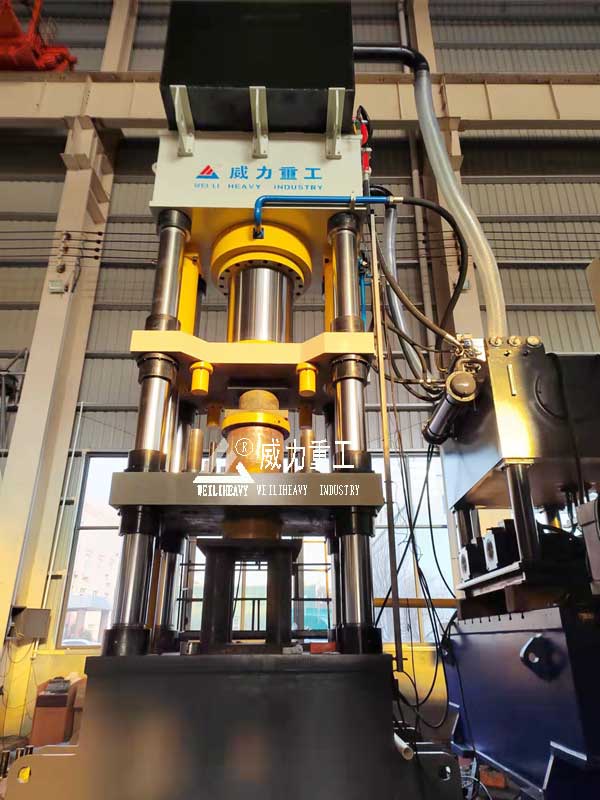 1000噸四柱油壓機(jī)圖片
