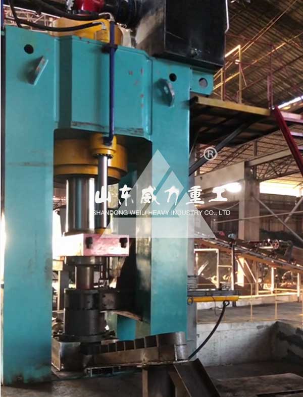 1600噸油壓機(jī)客戶現(xiàn)場(chǎng)圖
